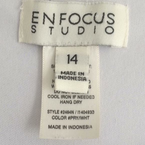 Lacey dress - size 14 - gently worn - Picture 4 of 4